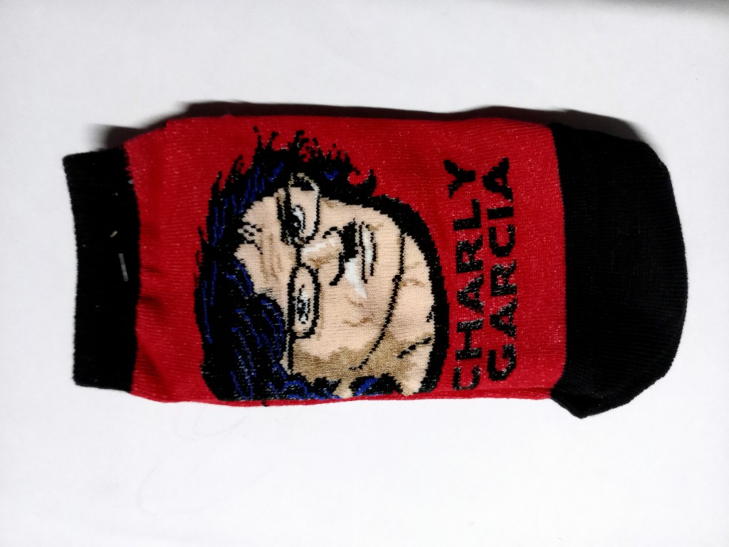Medias rojas Charly Garcia