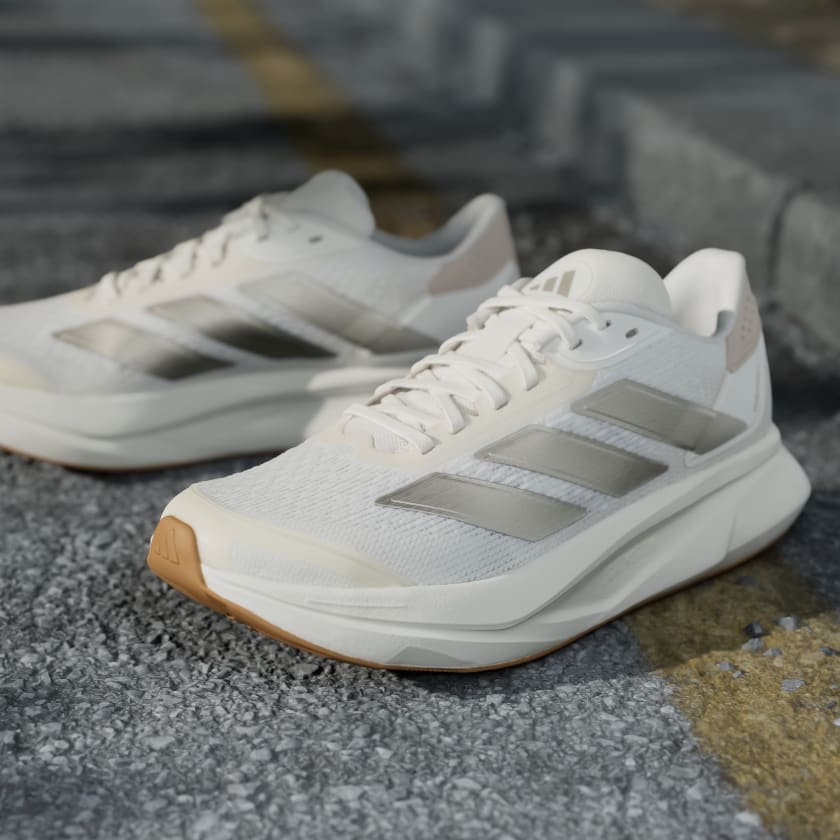 DAMA Adidas tenis blancos deportivos Talla 6 US. 23CM