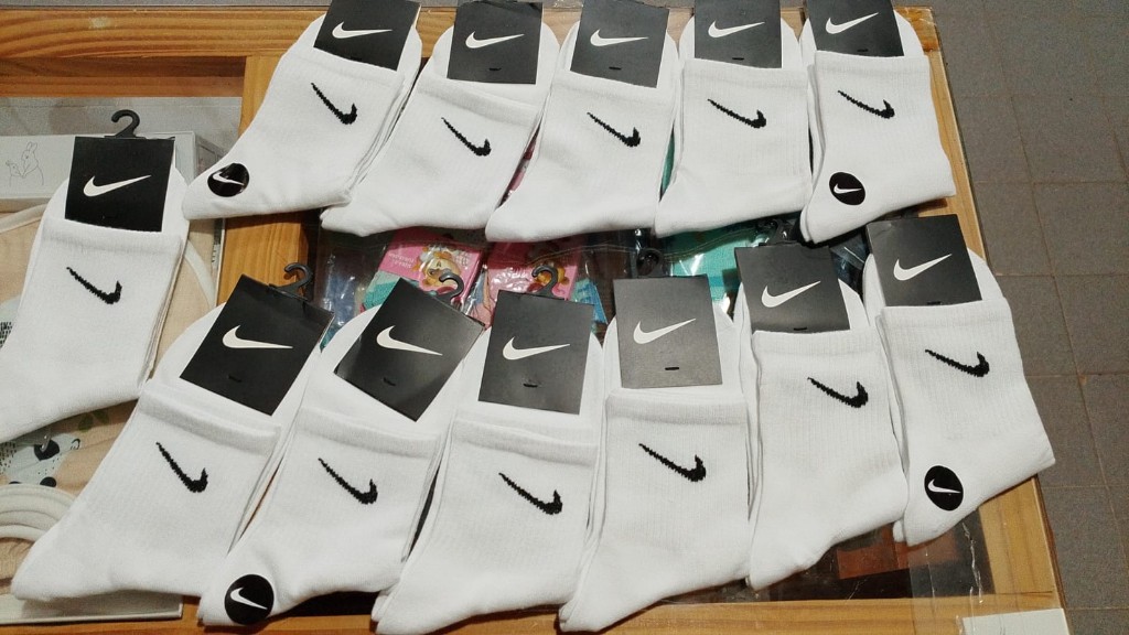 Nike medias blancas