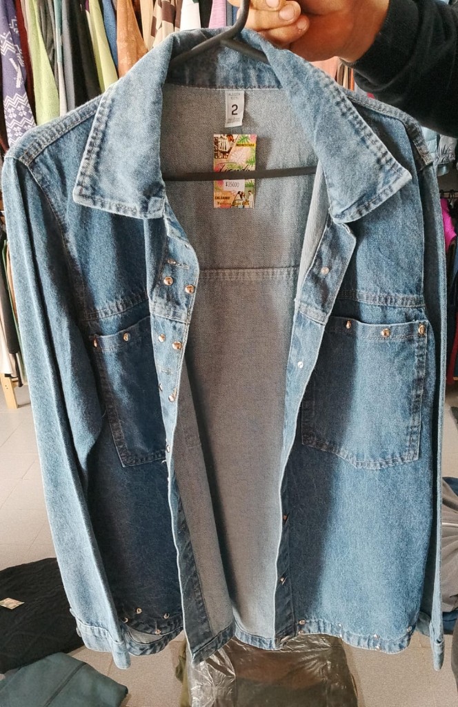 camisa de jean azul