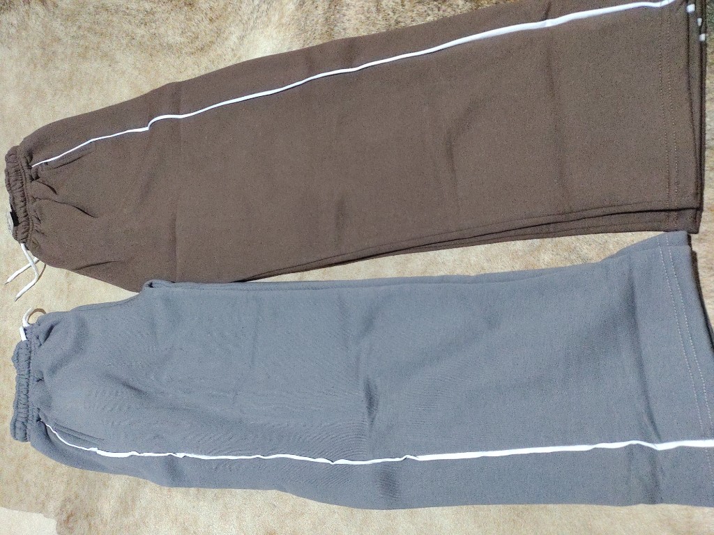 Pantalon jogging gris y marron
