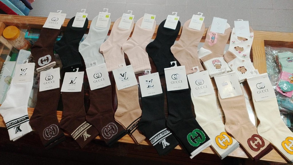 Medias Gucci/ LV surtidas X3