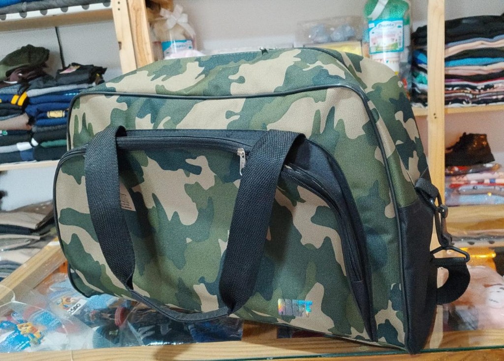 Bolso de viaje camuflado