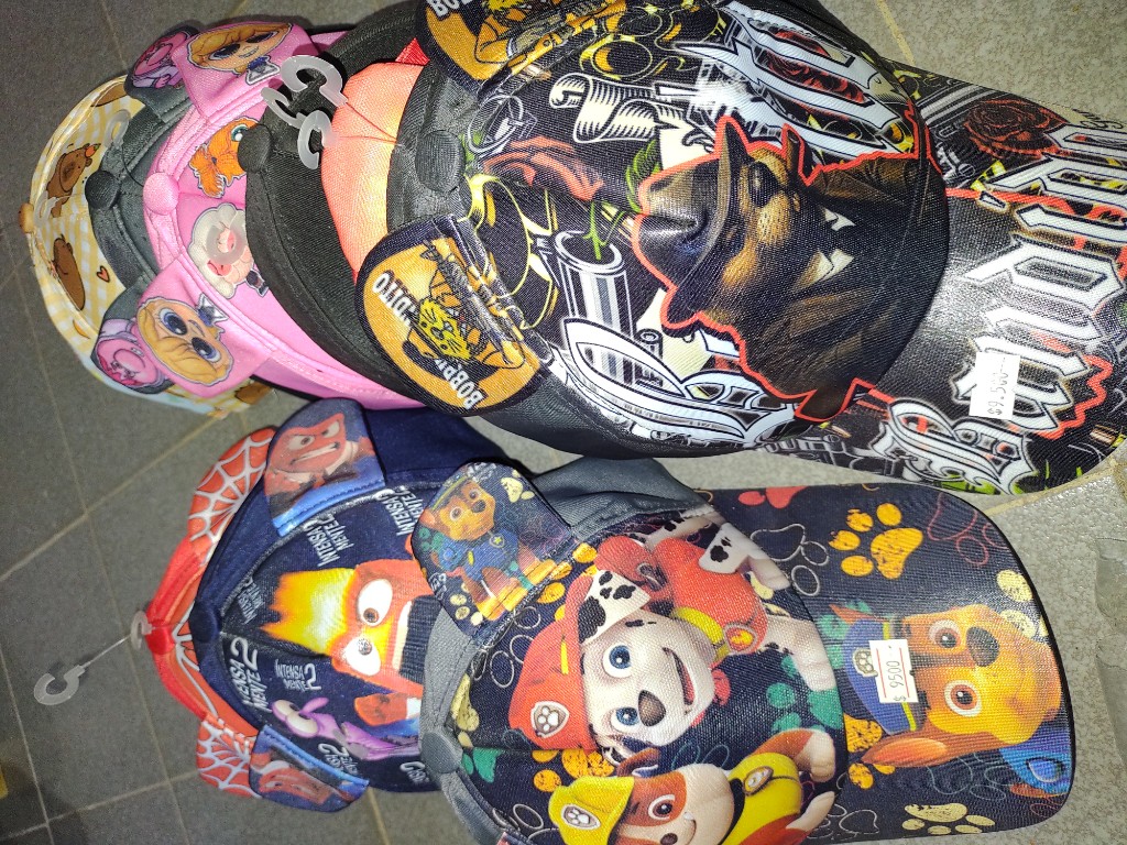 Gorra infantil estampada