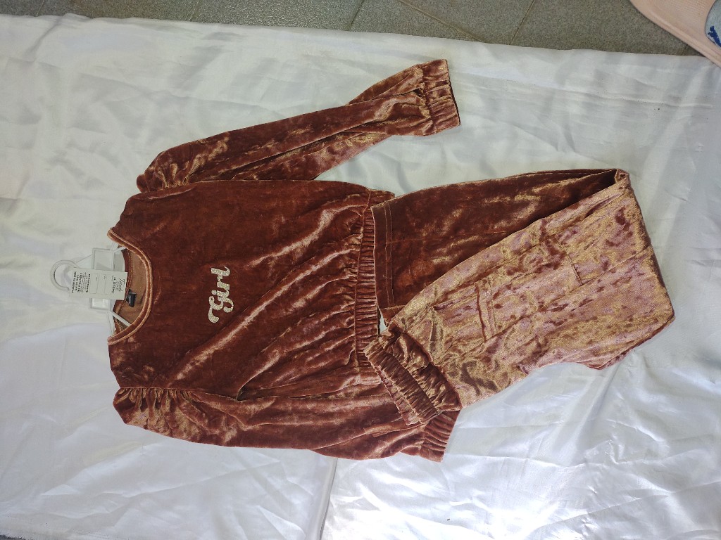 Girl conjunto terciopelo marron