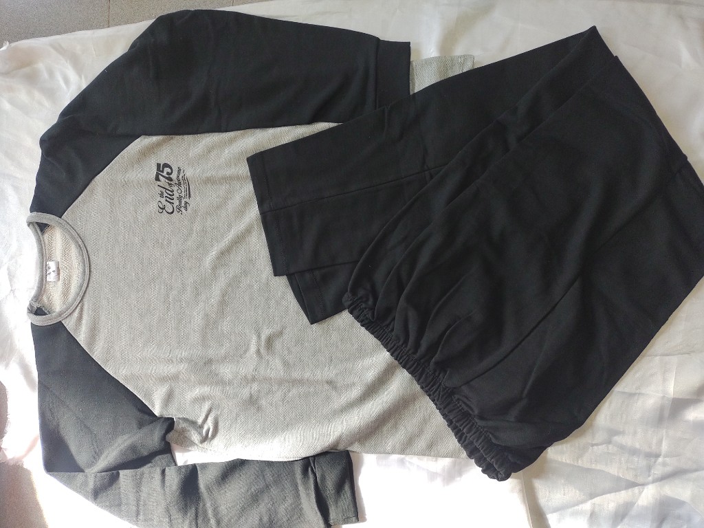 Conjunto buzo gris y negro
