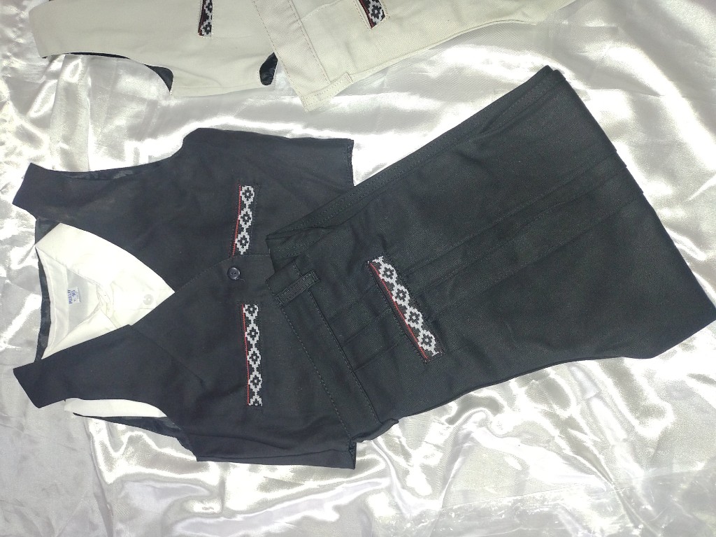 Pantalon negro de vestir con chaleco