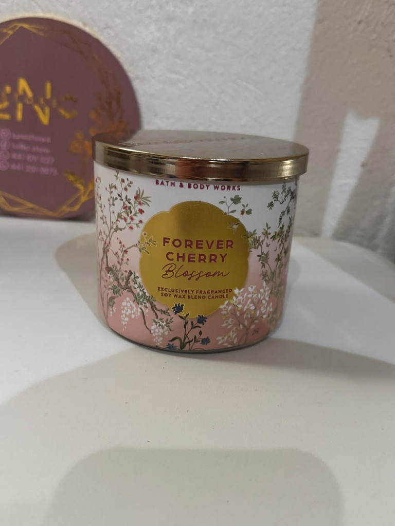 Bath & Body Works Forever Cherry Blossom vela
