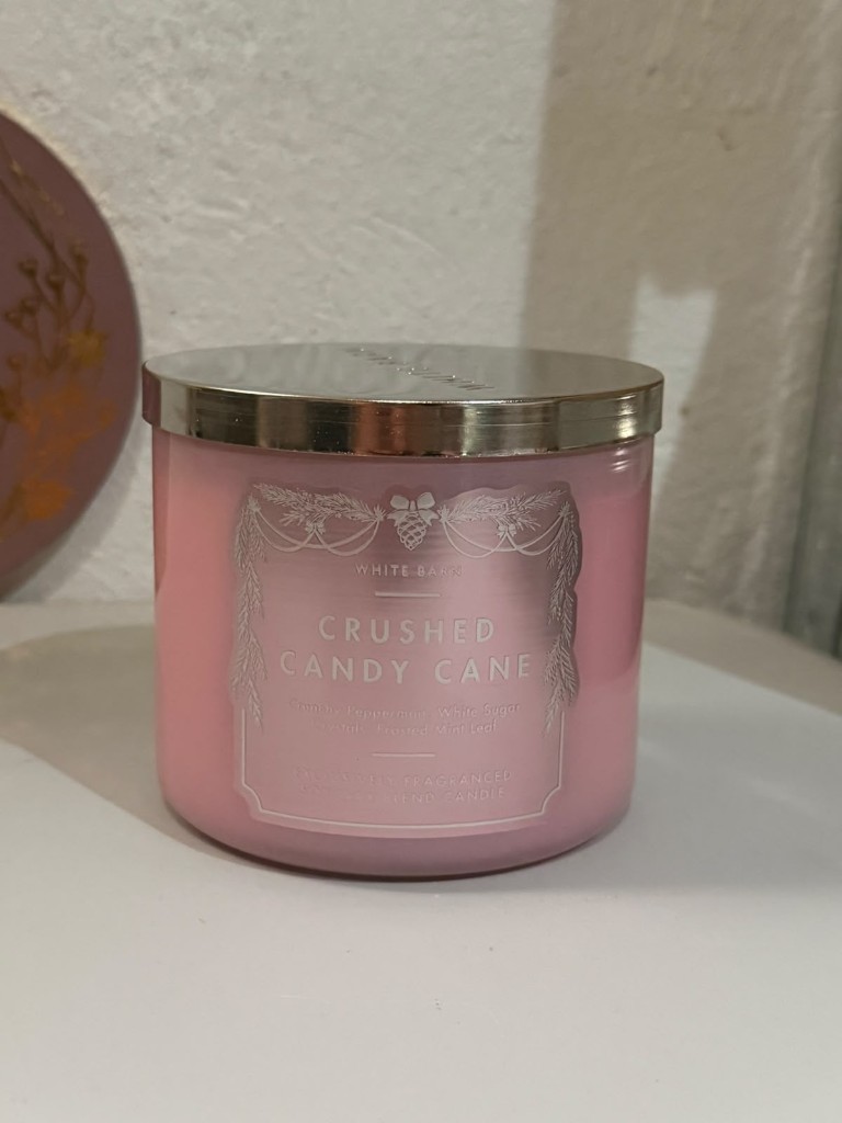 White Barn Crushed Candy Cane vela rosa