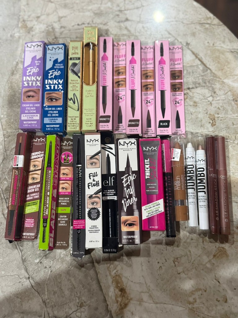 Kit delineador y cejas NYX/elf