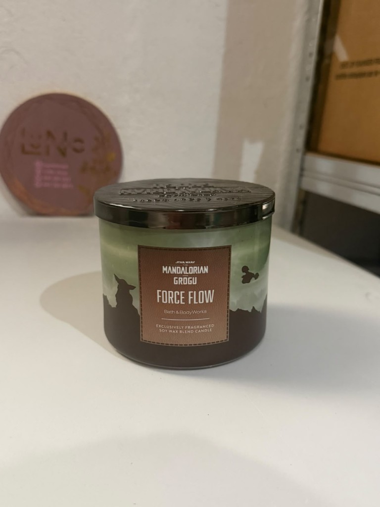 Bath & Body Works Mandalorian Grogu Force Flow vela