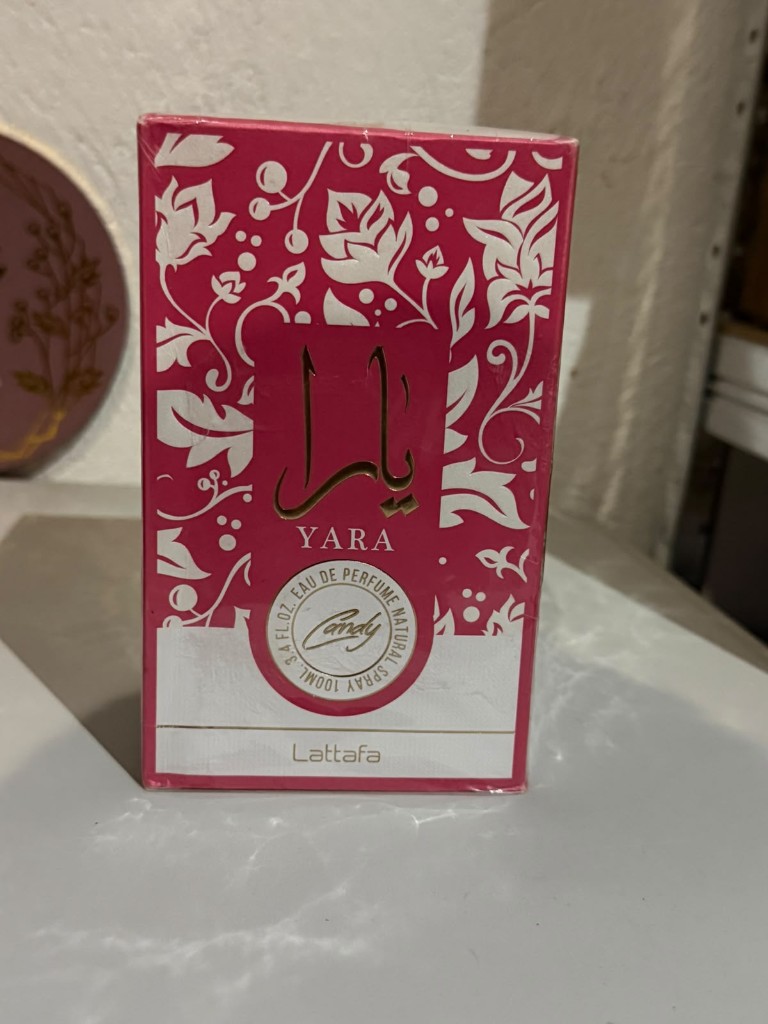 Lattafa Yara perfume rosa