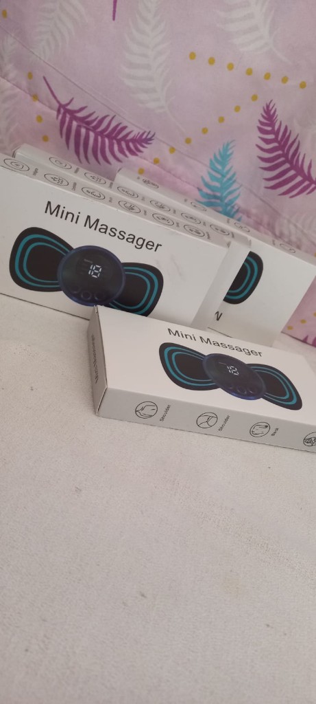 Mini Masageador negro portatil