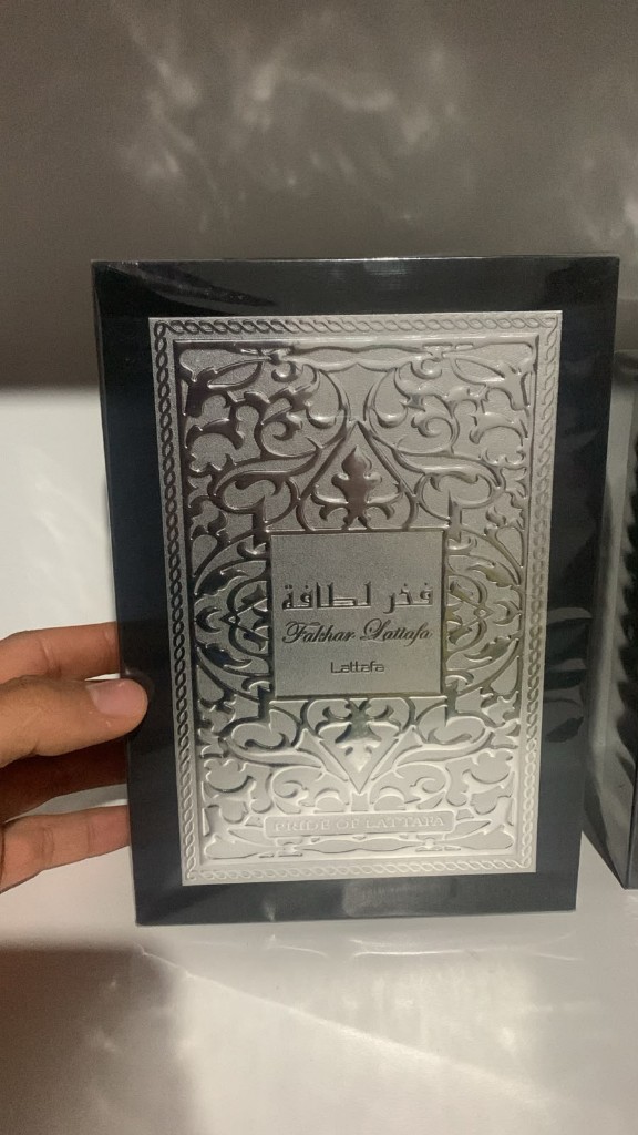 Lattafa Fakhar Plateado 100ml