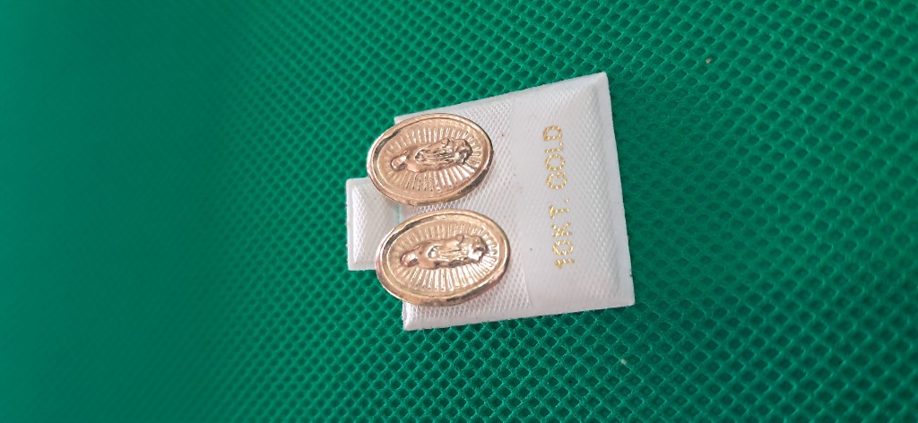 Aretes oro de 10K, virgen mediana