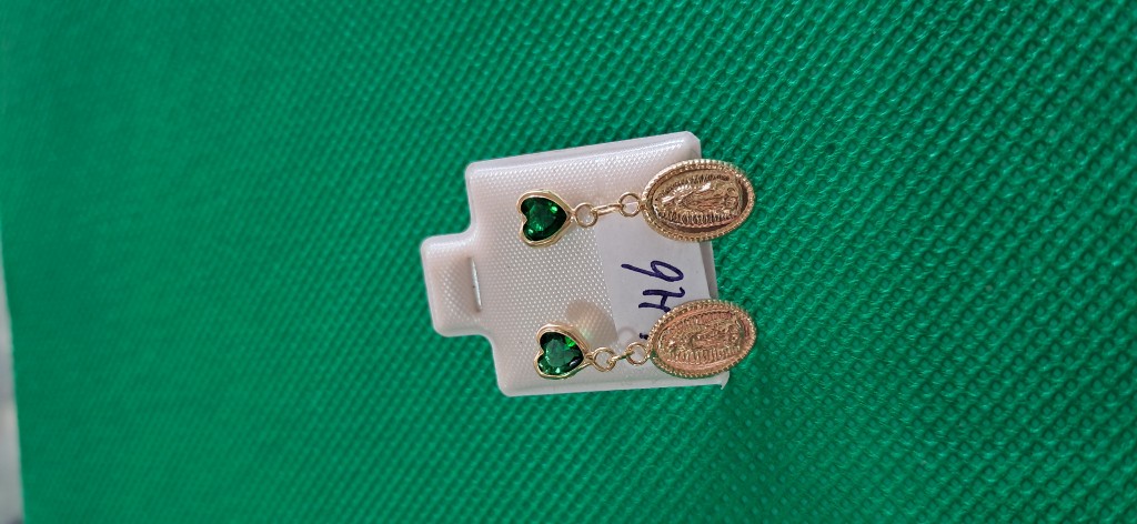Aritos corazon y virgenoro de 10k hechos en El Salvador