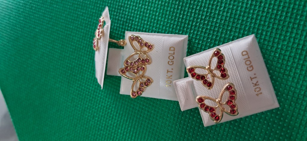 Aretes mariposa grande oro de 10k hechos en El Salvador