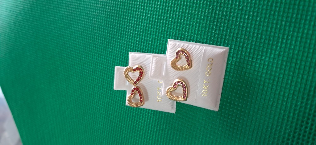 Aretes corazon con circonias