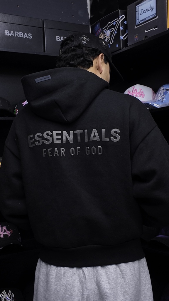 ESSENTIALS S26 ZIP