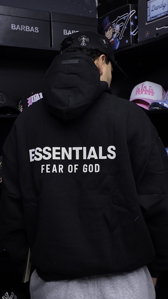 ESSENTIALS S24