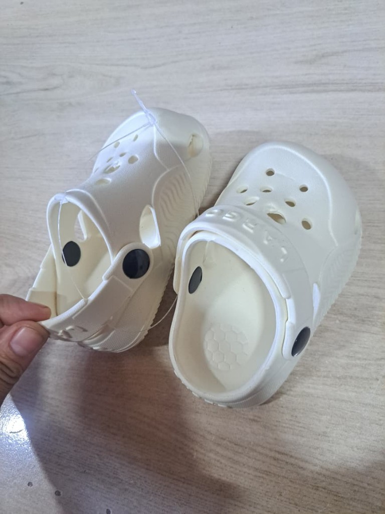 Crocs 23