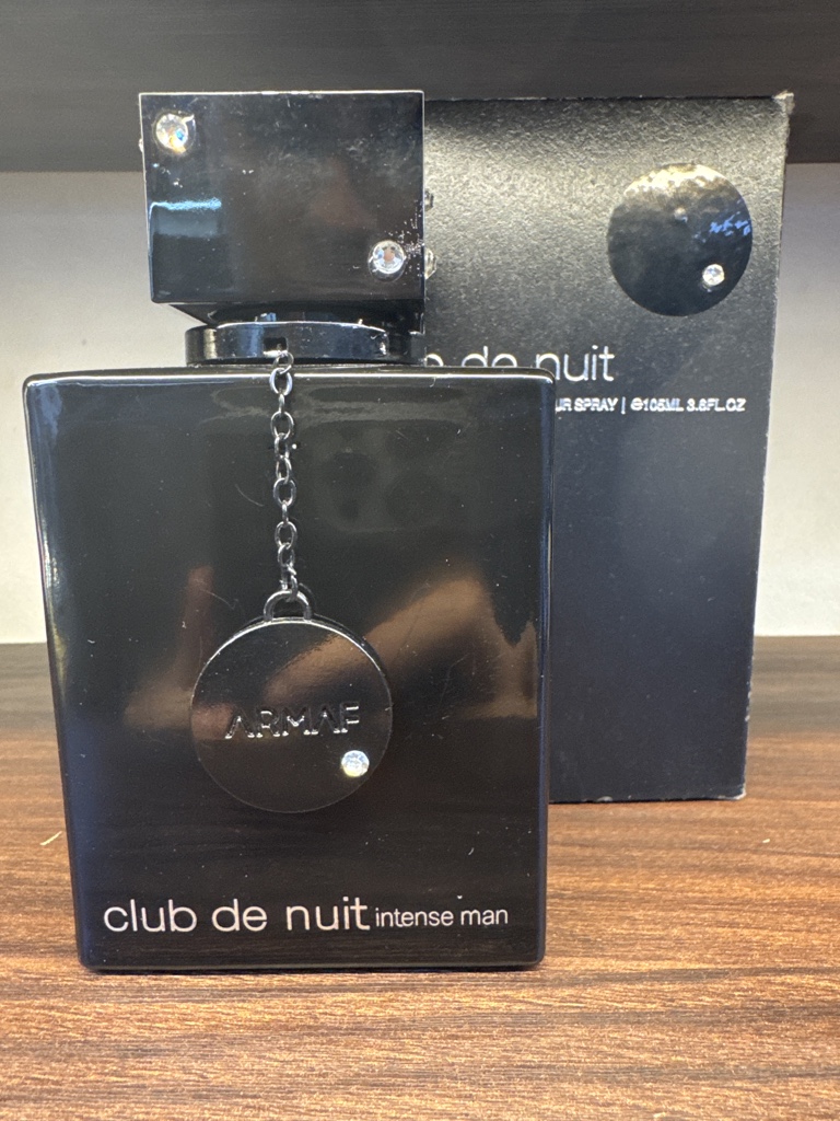 Club de nuit intense man