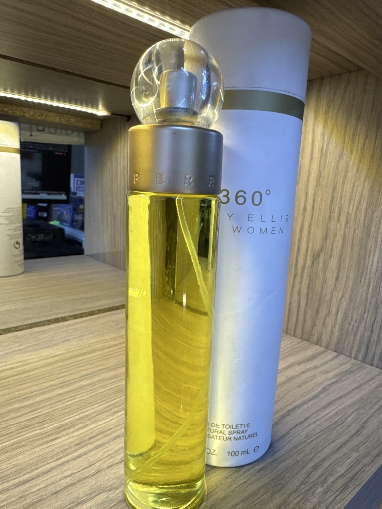 Perry Ellis 360° fotos women