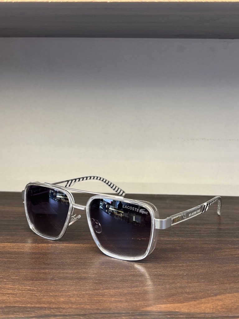 Gafas Lacoste grises