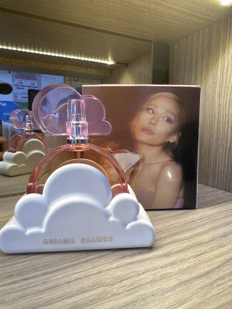 Ariana Grande Cloud punk