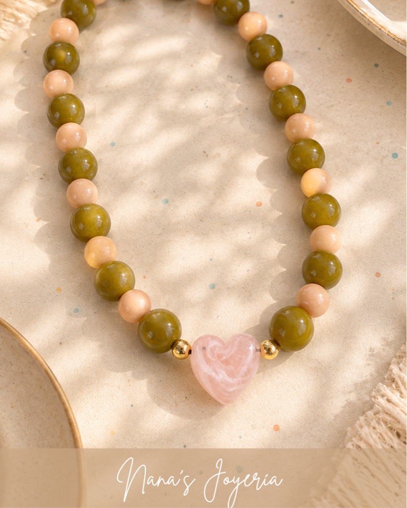 Collar Bola de Chicle verde olivo - corazón