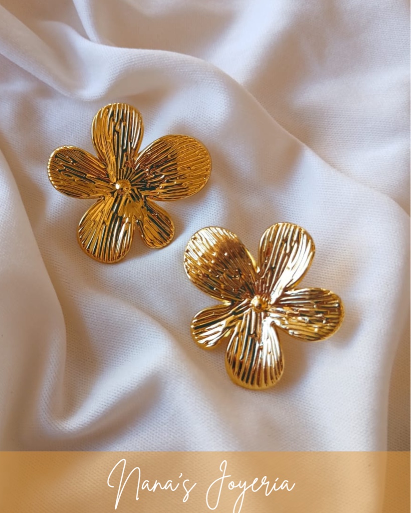 Aretes de flor en acero