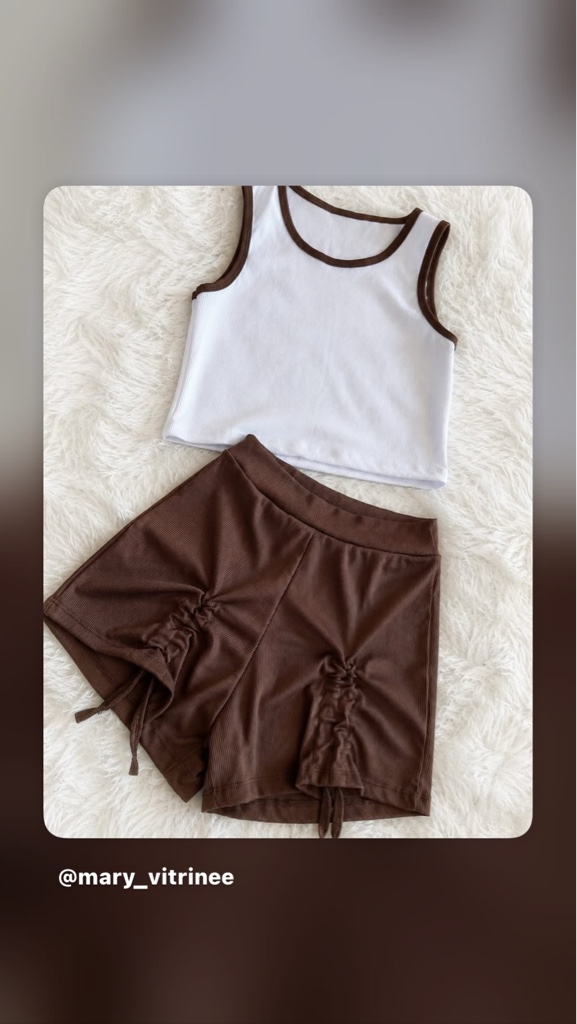 Conjunto juvenil branco e marrom