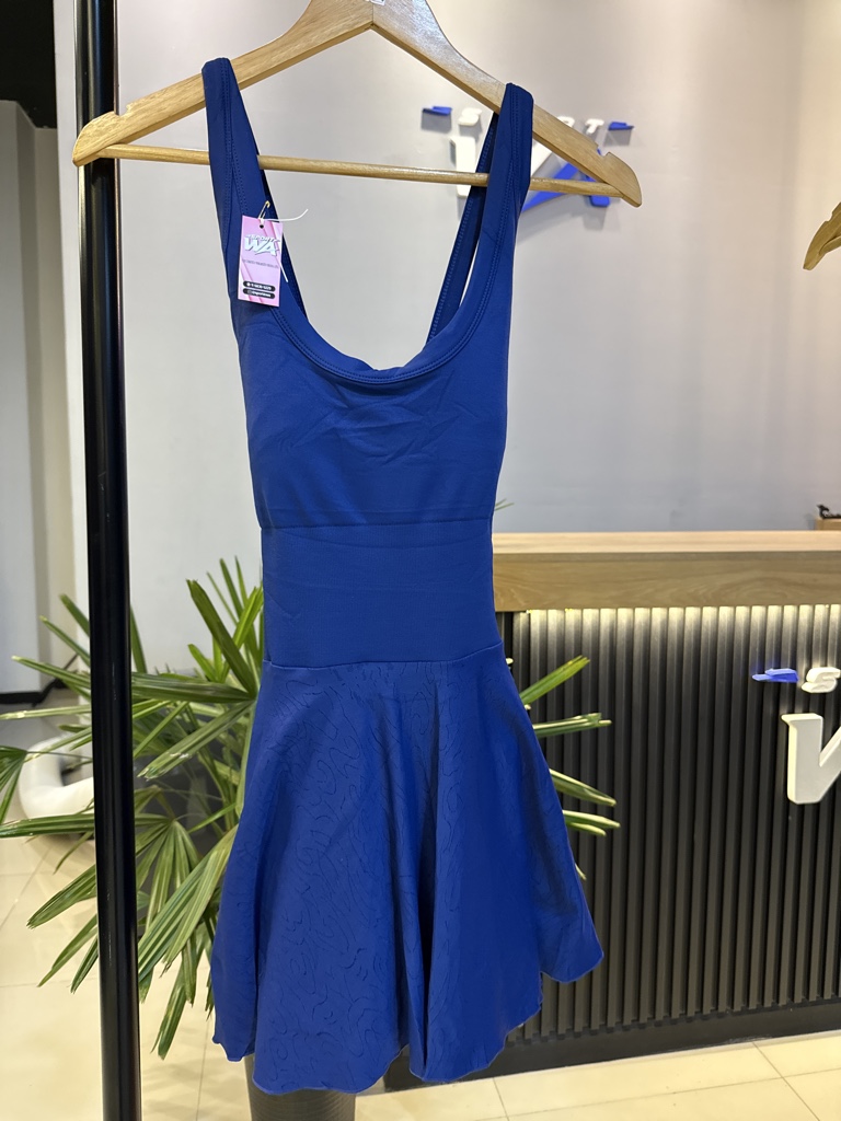 Vestido deportivo con short espalda cruzada
