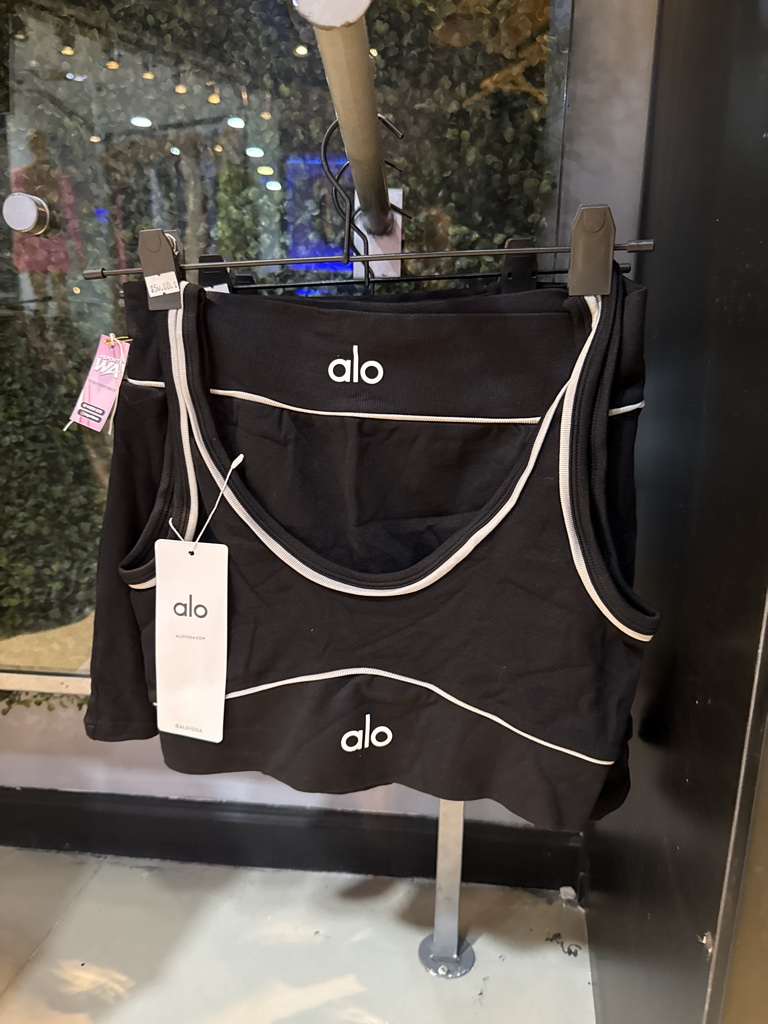 Alo conjunto con short pollera