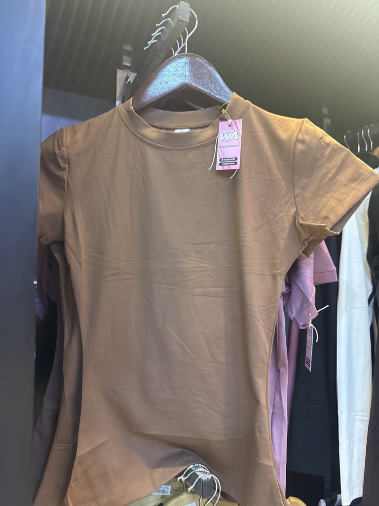 Remera marron basica