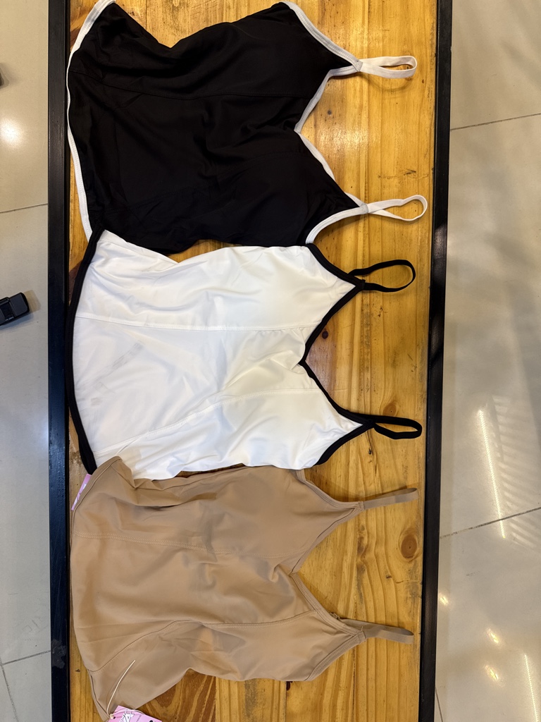 Musculosa tela deportiva