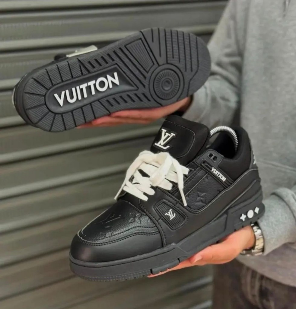 Vuitton tenis negros