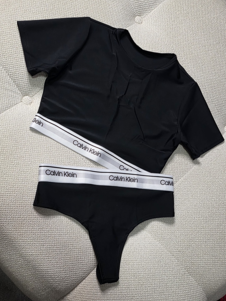 Set Calvin Klein top