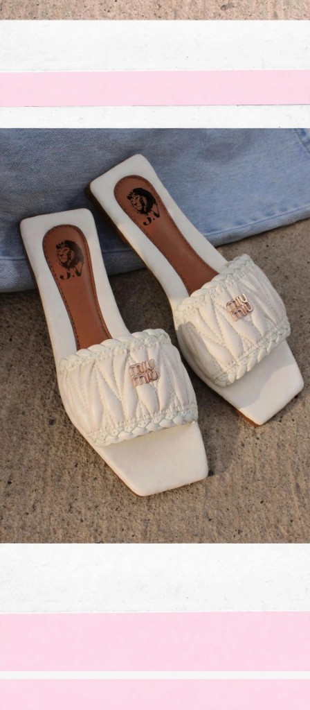 Sandalias planas Miu Miu