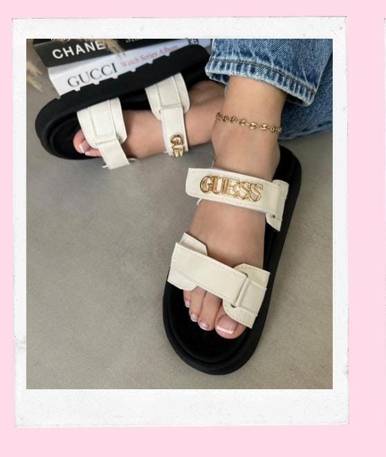 Sandalias guess