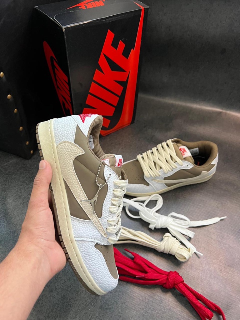 TRAVIS SCOTT BRANCO🤍🤎