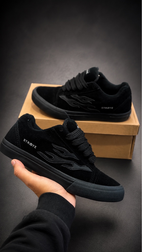 STRAYE TOTAL BLACK