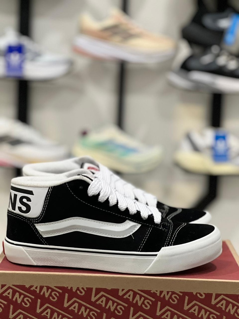 VANS KNU BOTITAS🖤