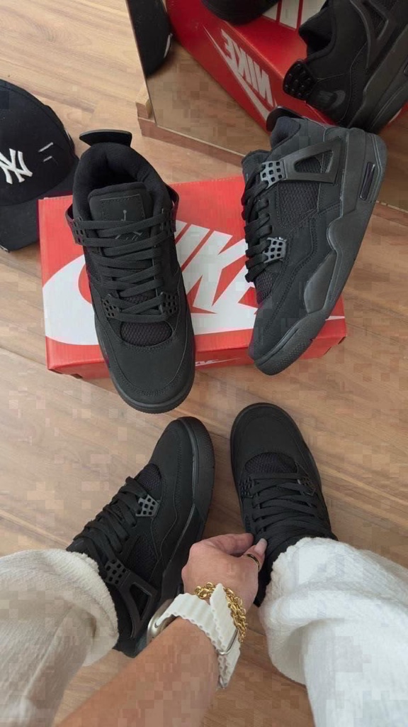RETRO 4 BLACK🖤