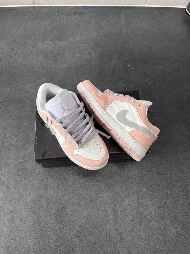 JORDAN LOW 1🩷🩶