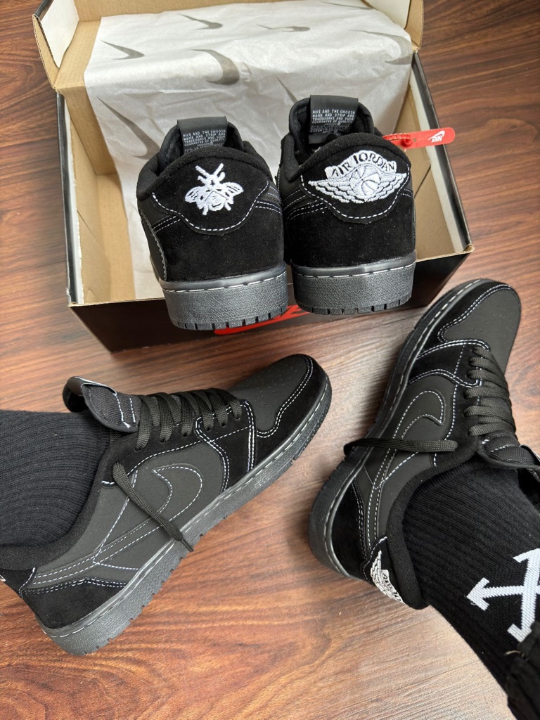 TRAVIS SCOTT🖤
