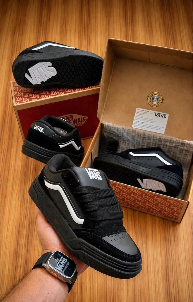 VANS HYLANE🖤
