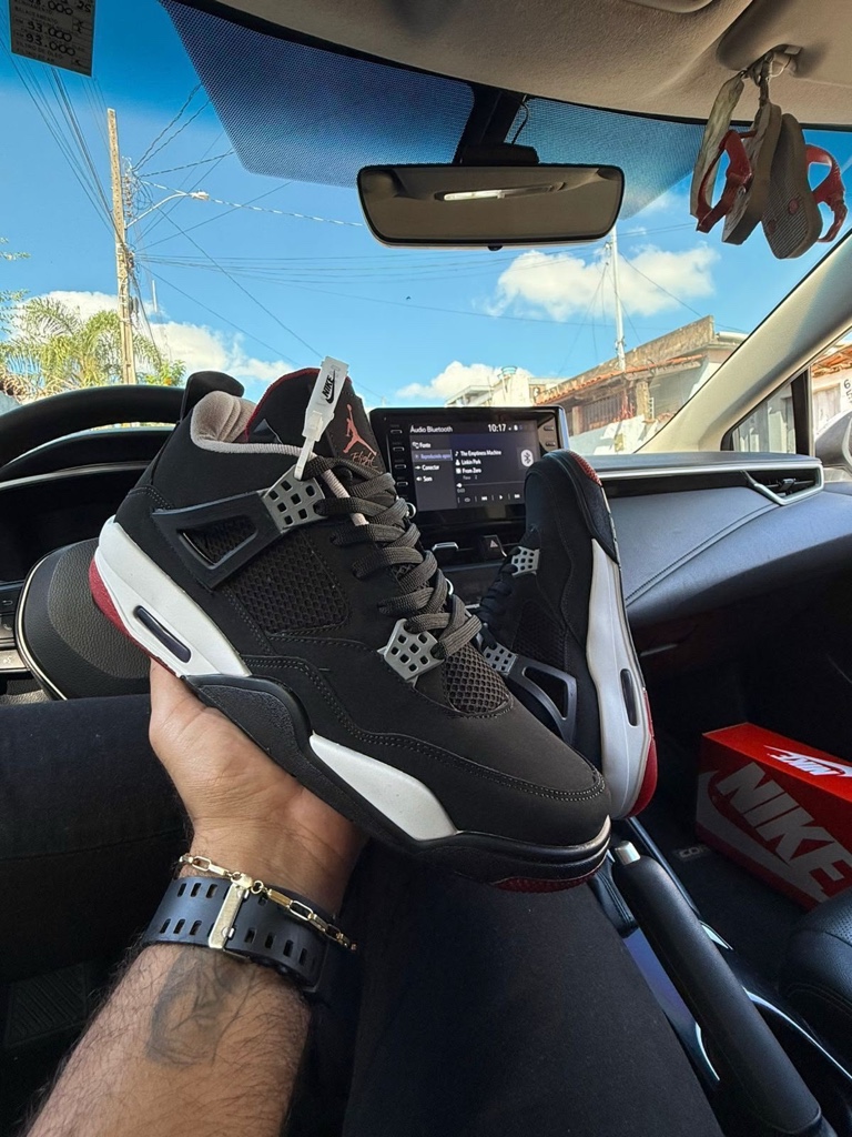 RETRO 4🖤♥️