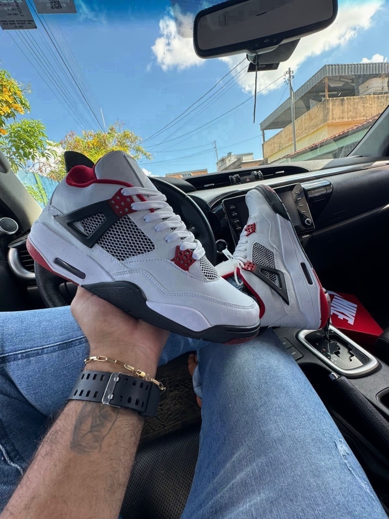RETRO 4 ♥️🤍