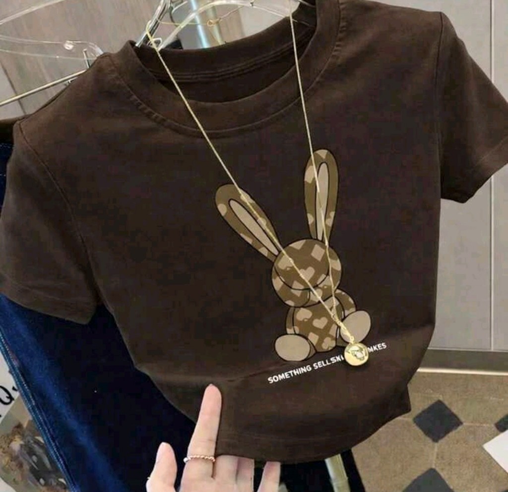 Camiseta marrom /(GG)Camiseta branca/(M) Camiseta bege/(P)